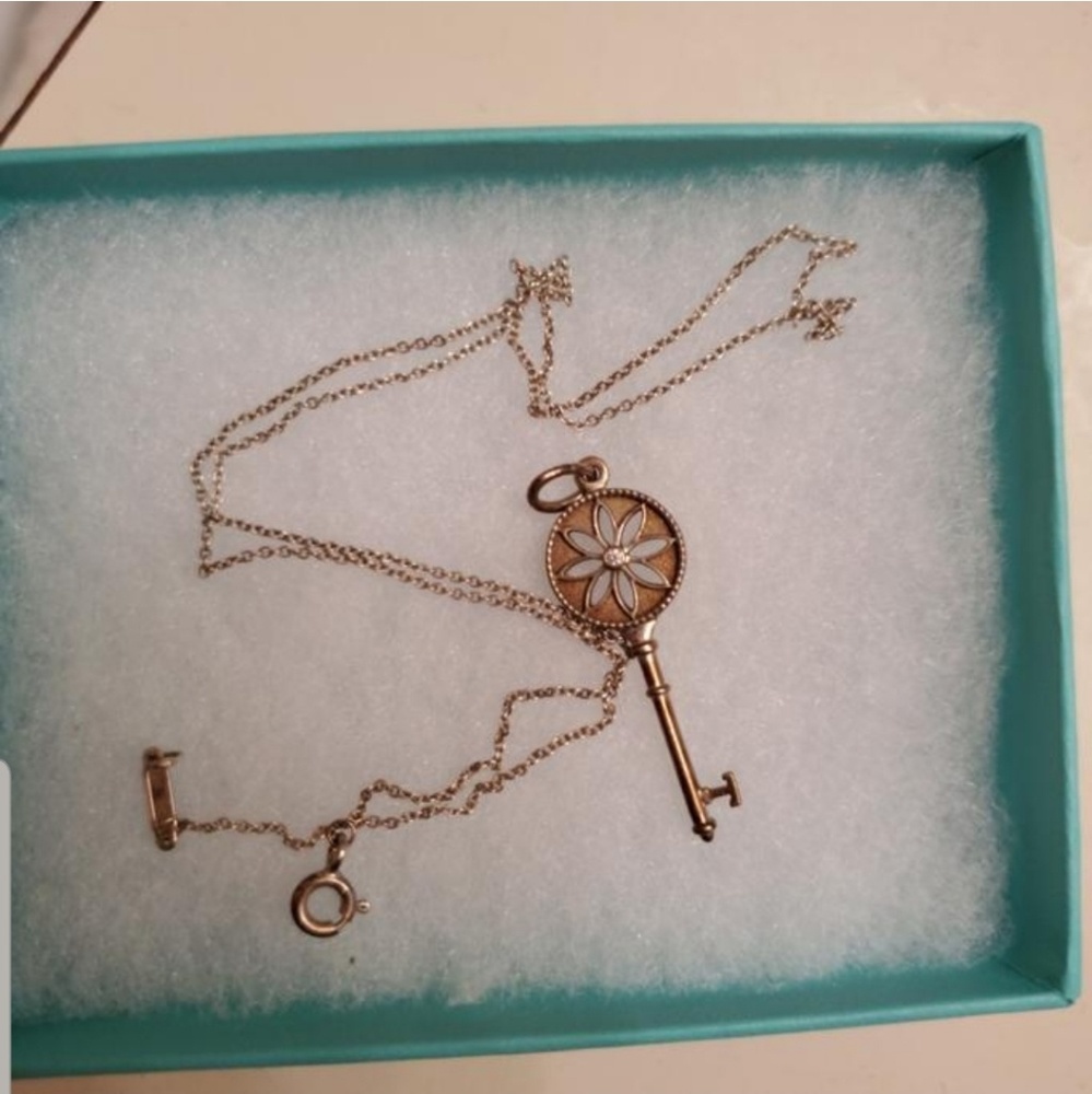 Tiffany's Daisy Key Necklace